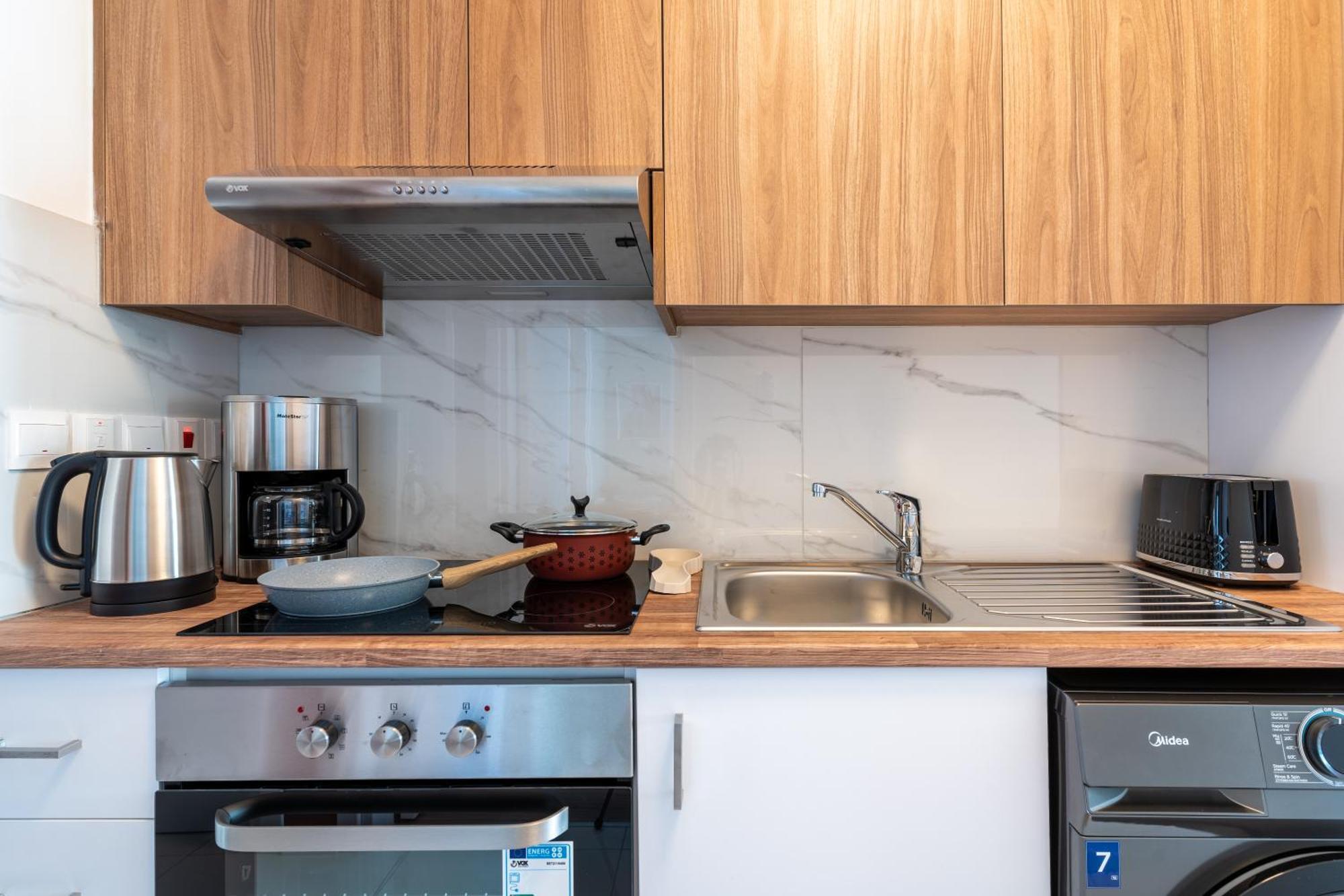 Arion 1-Bedroom Apartment In Larnaca Ngoại thất bức ảnh